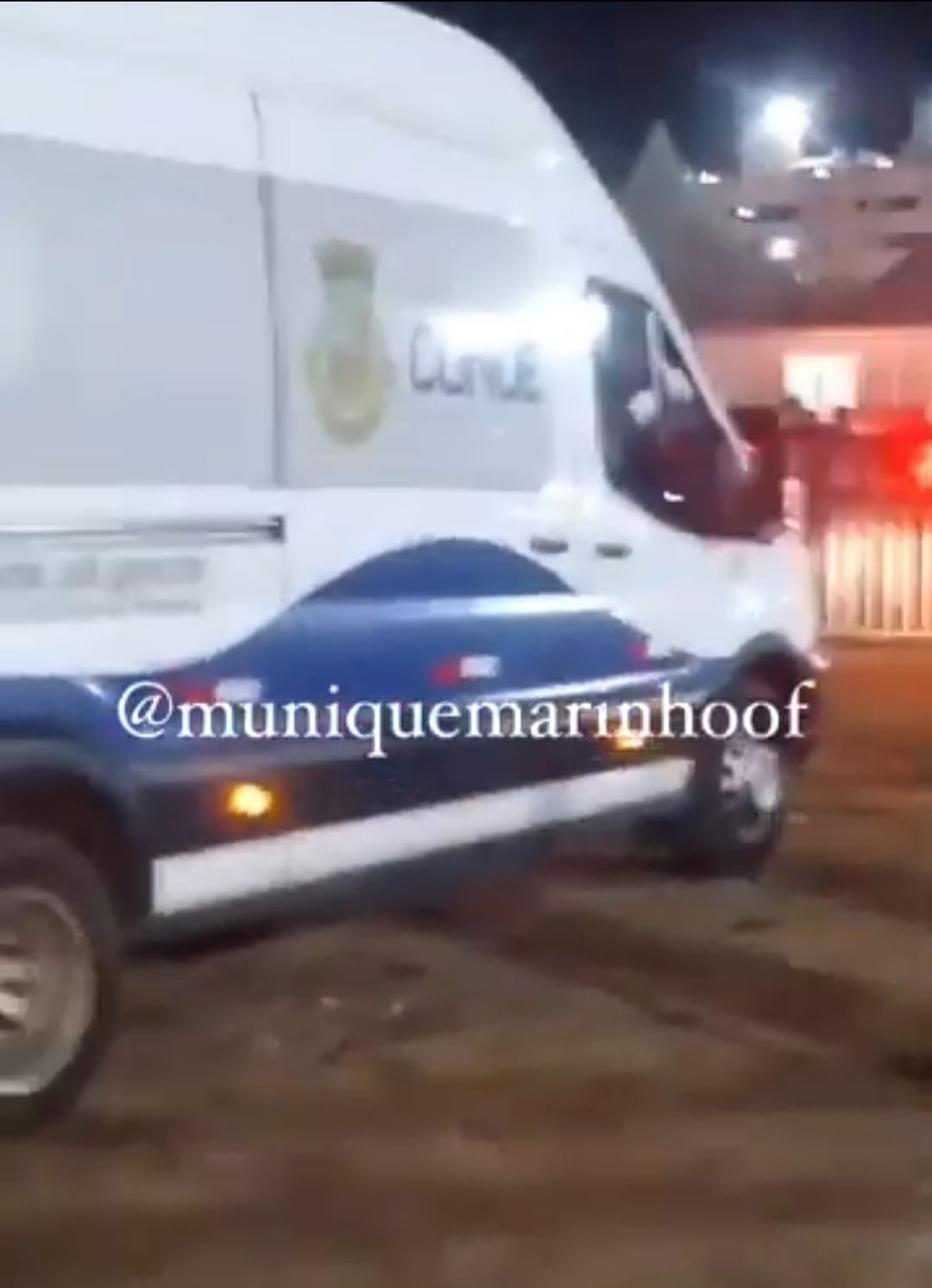 Vans Oficiais Da Prefeitura De Conde São Flagradas No Fest Verão, Em Intermares, Supostamente Para Buscar Cantora